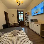 Bed & Breakfast Dworek Oliwski 3*