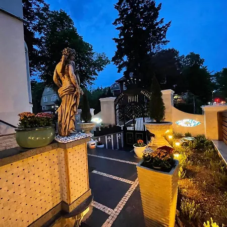 Bed & Breakfast Dworek Oliwski
