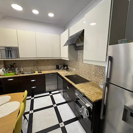 Dworek Oliwski Bed and Breakfast 3*