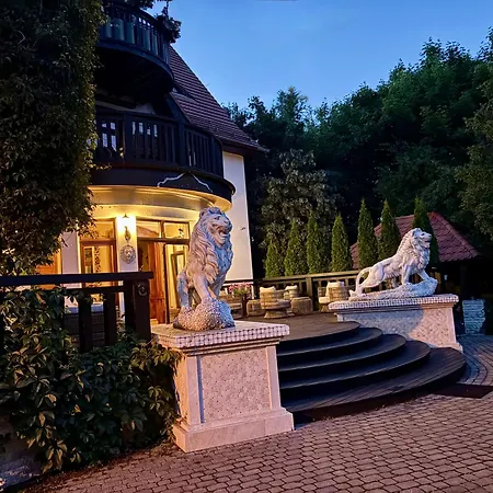 Dworek Oliwski Bed & Breakfast Gdansk