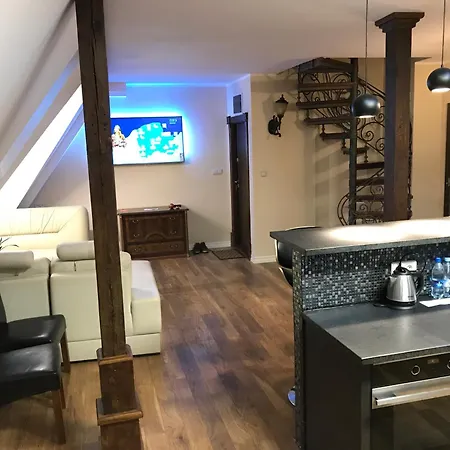 Bed & Breakfast Dworek Oliwski 3*