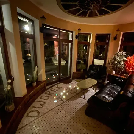 Dworek Oliwski Bed & Breakfast Gdansk