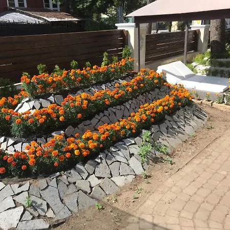 Dworek Oliwski Bed & Breakfast