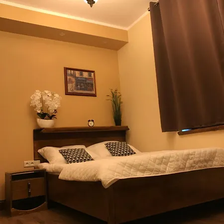 Dworek Oliwski Bed & Breakfast