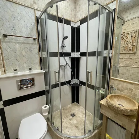 Dworek Oliwski Bed & Breakfast
