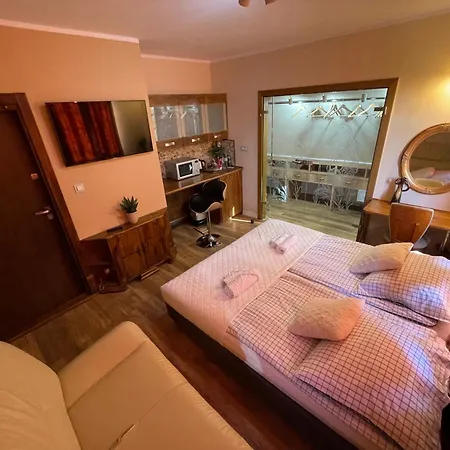 Dworek Oliwski Bed & Breakfast Gdansk