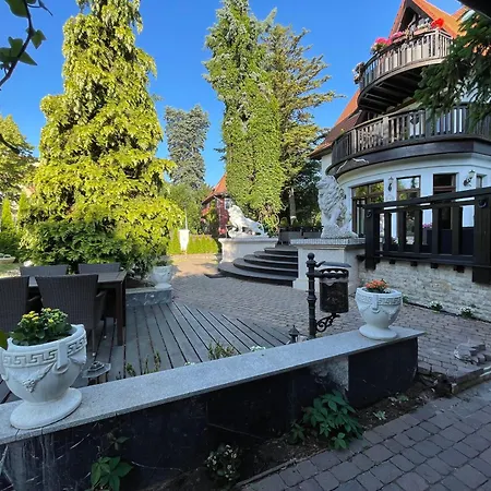 Dworek Oliwski 3*