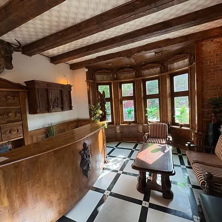 Dworek Oliwski Bed and breakfast