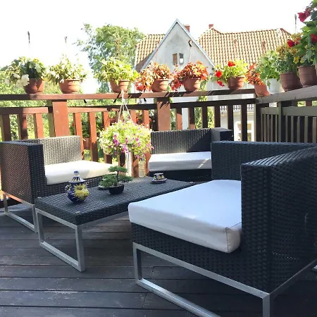 Bed & Breakfast Dworek Oliwski 3*