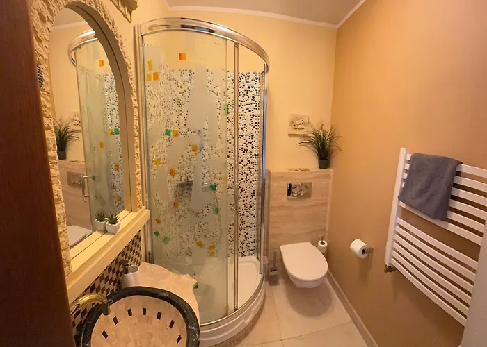 Dworek Oliwski فندق مبيت وإفطار 3*